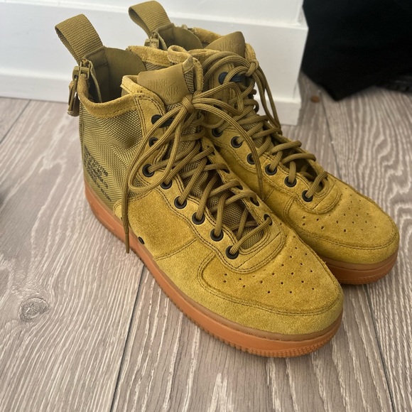 NIKE 2017 Air Force 1 Mid 'Desert Moss' - Picture 1 of 7